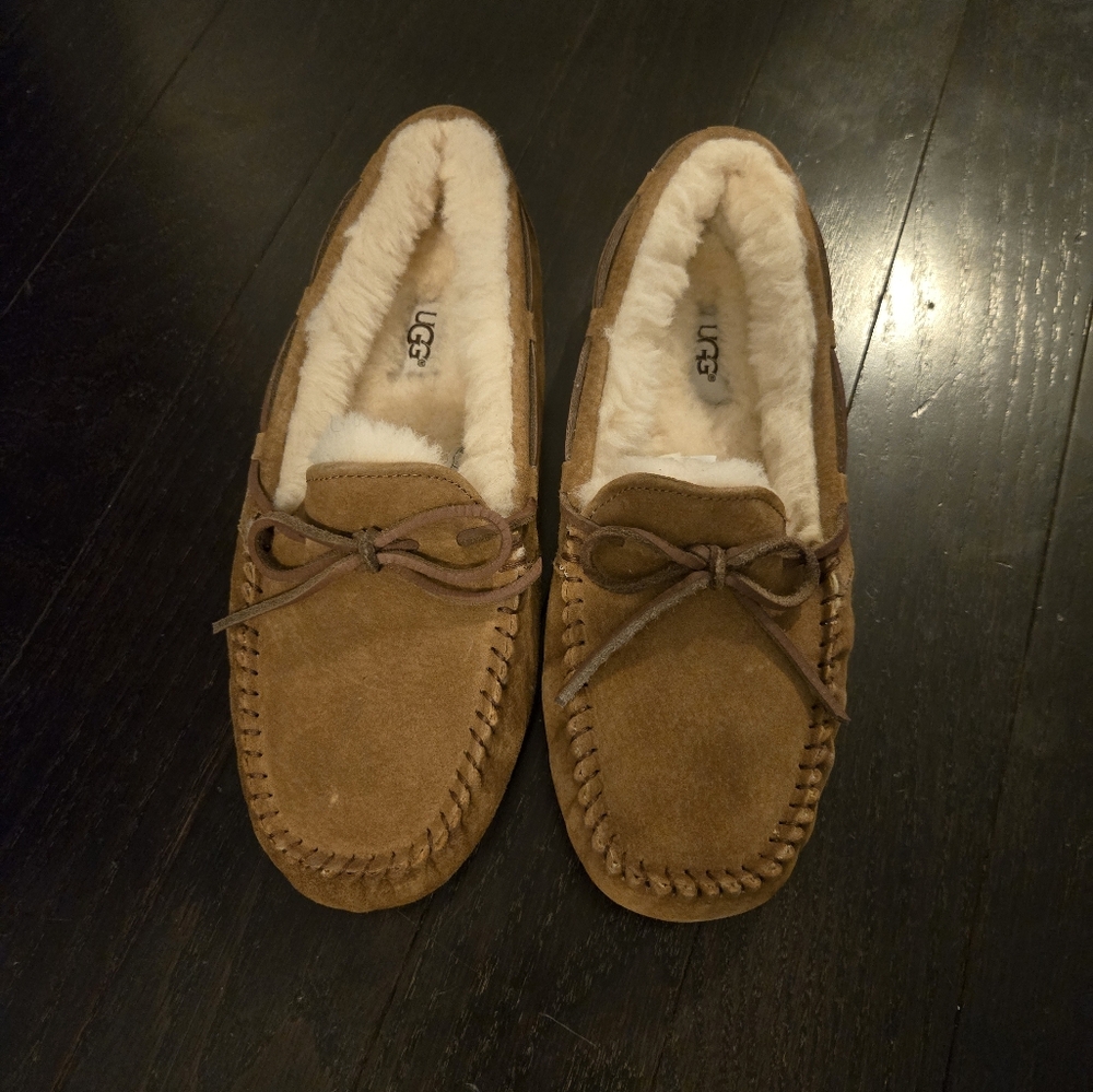 UGG Dakota #5612  sz8